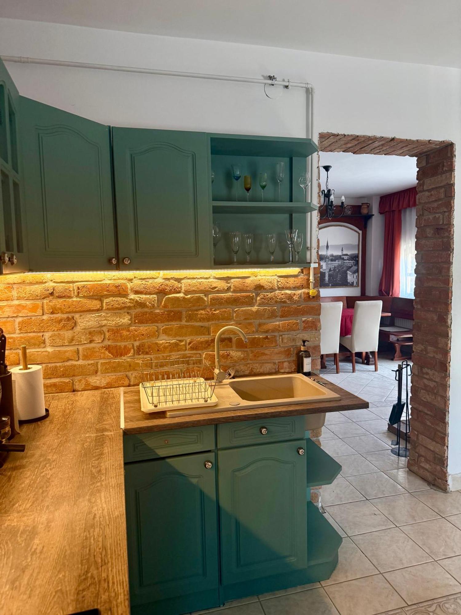 Egri Leanyka Vendeghaz Apartment Екстериор снимка