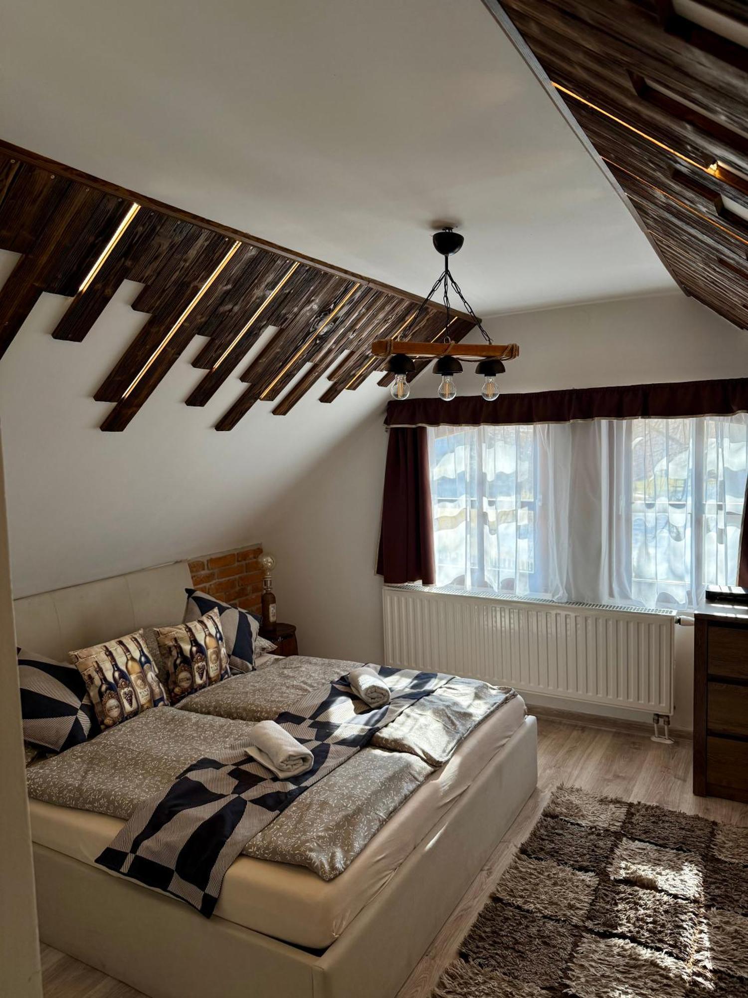 Egri Leanyka Vendeghaz Apartment Екстериор снимка